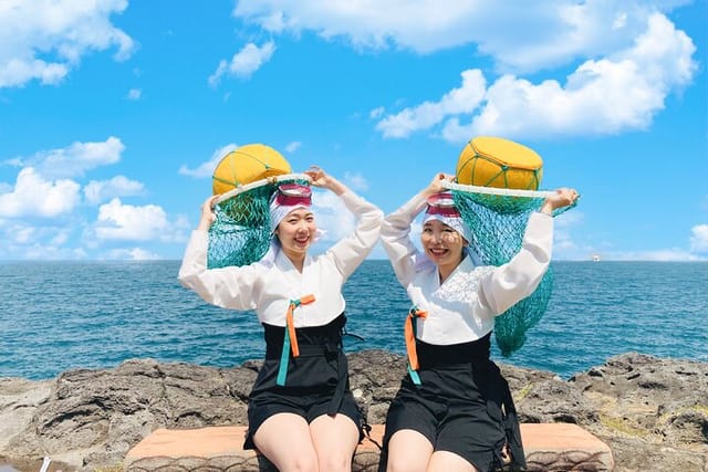 jeju-private-photoshoot-with-traditional-pearl-diver-haenyeo-costume_1